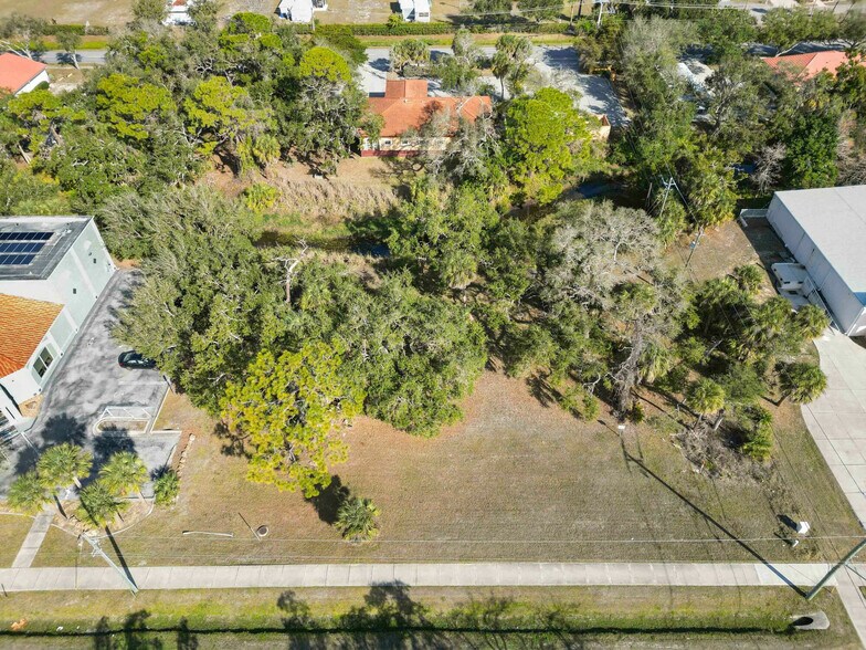 841 E Venice Ave, Venice, FL à vendre - Photo de l’immeuble – Image 3 sur 7