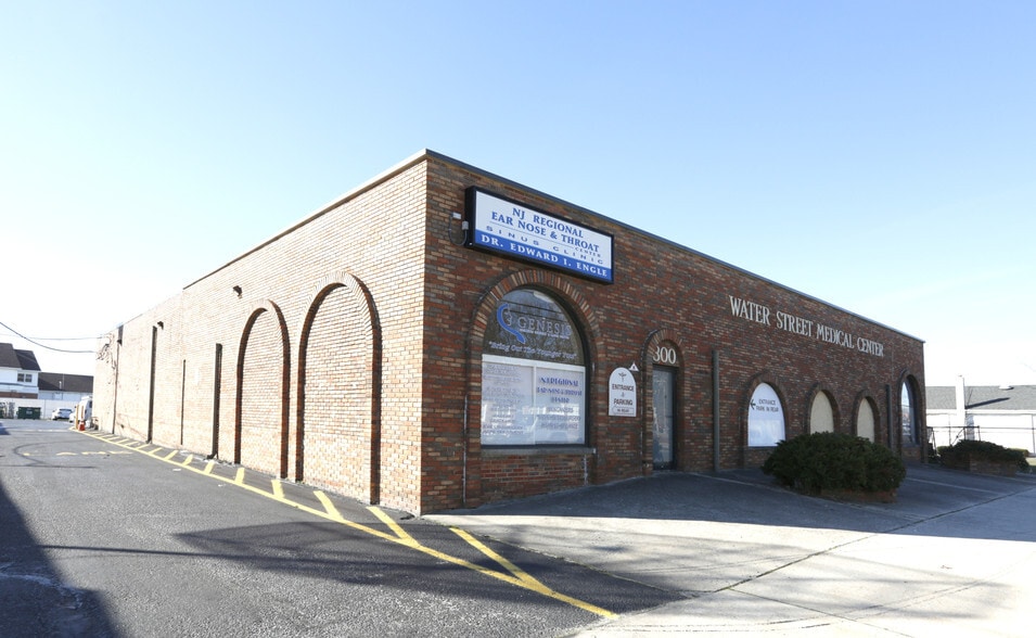 300 W Water St, Toms River, NJ à vendre - Photo principale – Image 1 sur 6