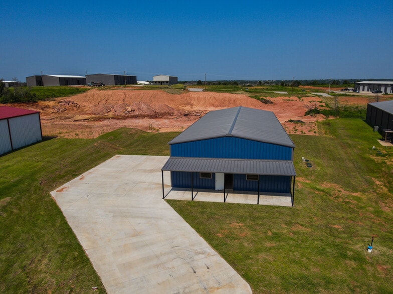11515 Maui Ln, Edmond, OK à vendre - Photo de l’immeuble – Image 2 sur 13