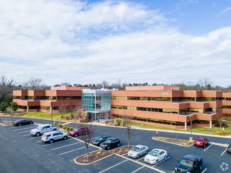 565 E Swedesford Rd, Wayne, PA à louer - Photo de l’immeuble – Image 1 sur 9