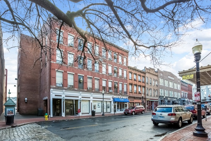 94 Washington St, Norwalk, CT à vendre - Photo principale – Image 1 sur 9