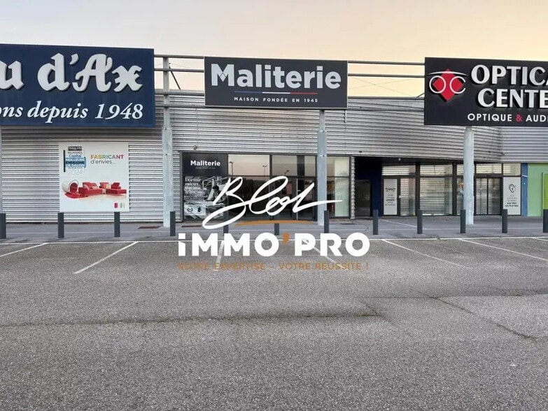 Local commercial dans L'ISLE-D'ABEAU à louer - Photo de l’immeuble – Image 1 sur 9