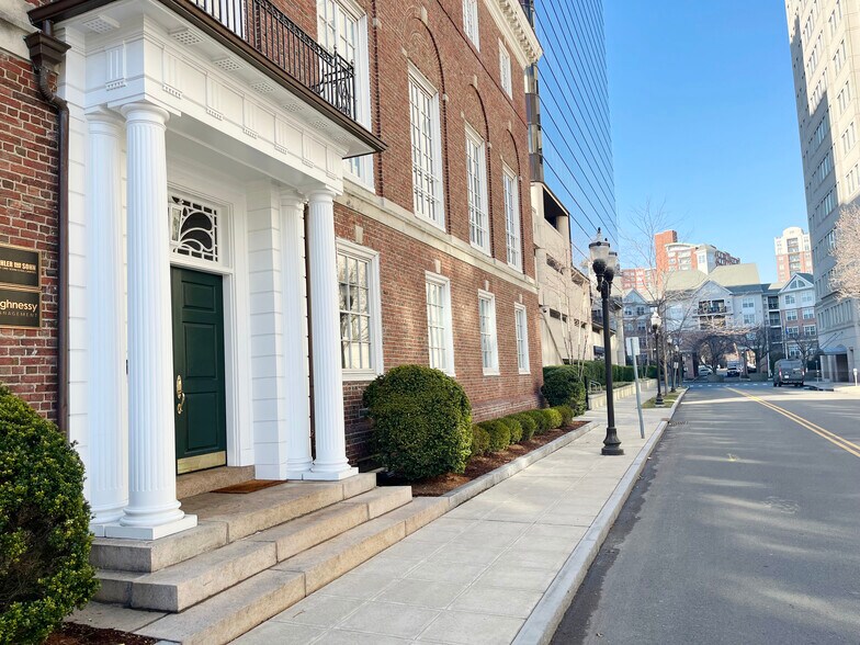 6 Suburban Ave, Stamford, CT à louer - Photo de l’immeuble – Image 2 sur 18