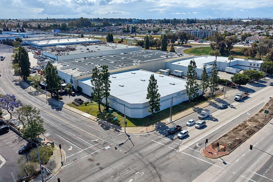 614 E Walnut St, Carson, CA à vendre - Photo de l’immeuble – Image 2 sur 26