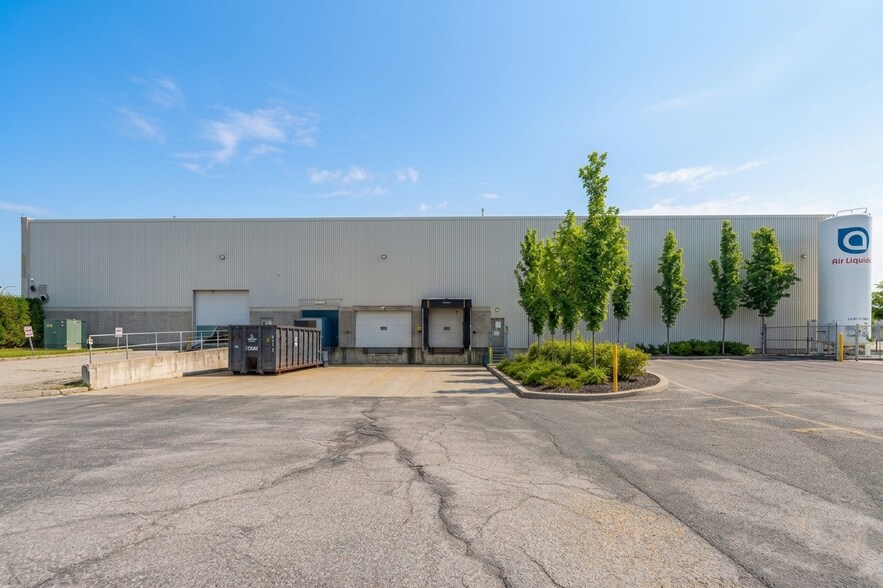 16715 Boul Hymus, Kirkland, QC à vendre - Photo de l’immeuble – Image 3 sur 10