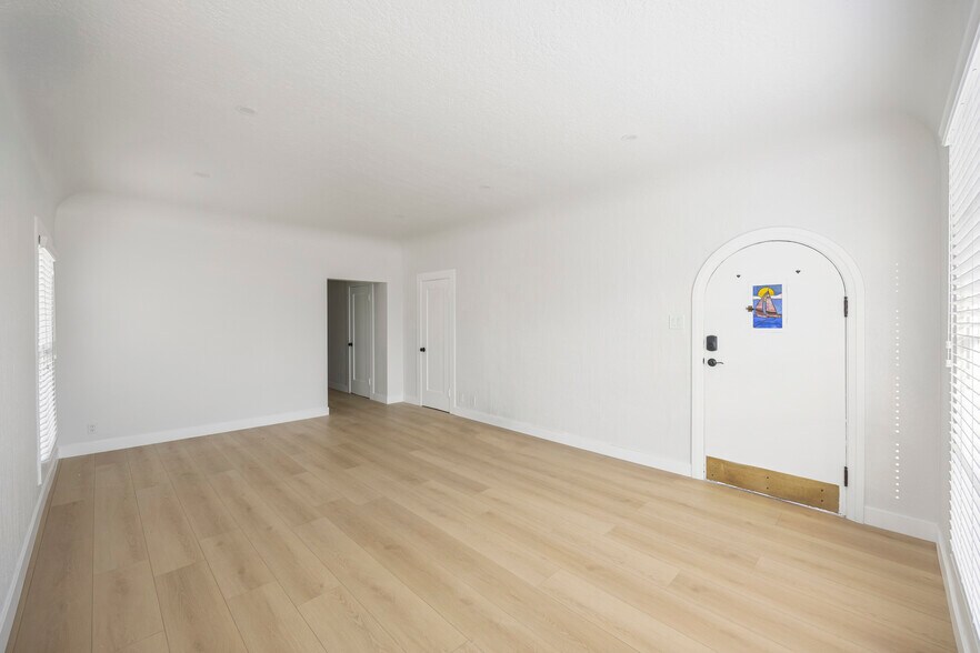 1260 W 9th St, San Pedro, CA à vendre - Photo de l’immeuble – Image 3 sur 24