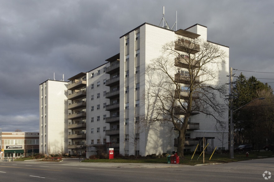 345 Lakeshore Rd W, Mississauga, ON à louer - Photo principale – Image 1 sur 6