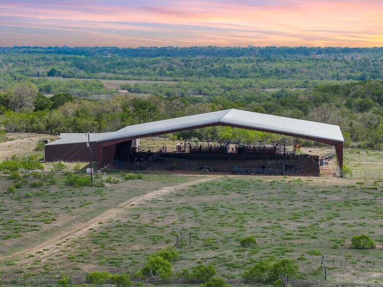 8519 State Park Rd, Lockhart, TX à vendre - Photo principale – Image 1 sur 64