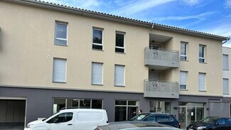 Plus de détails pour 31 Avenue Charles De Gaulle, Saint-Bonnet-de-Mure - Local commercial à louer