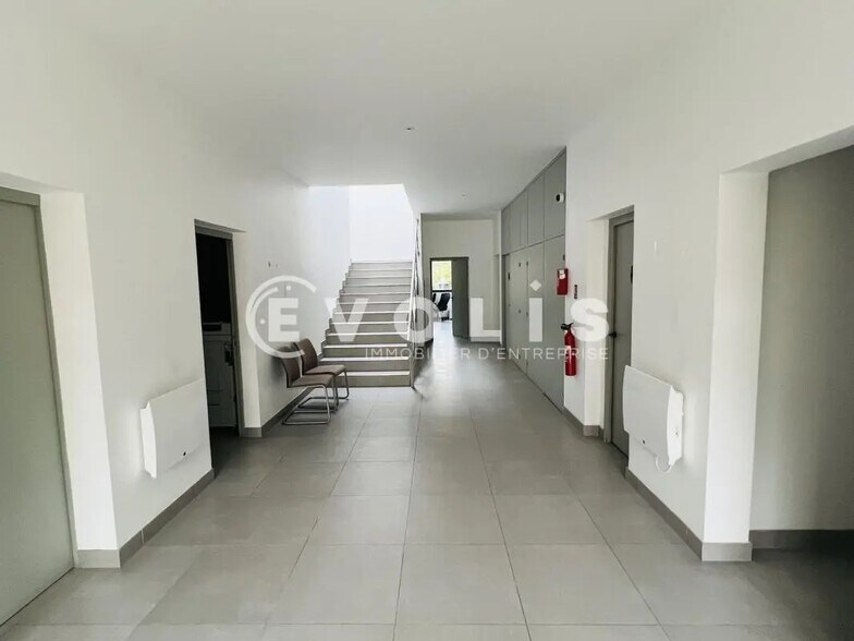 6 Allée Hendrik Lorentz, Champs-sur-Marne à louer - Hall d’entrée – Image 1 sur 6