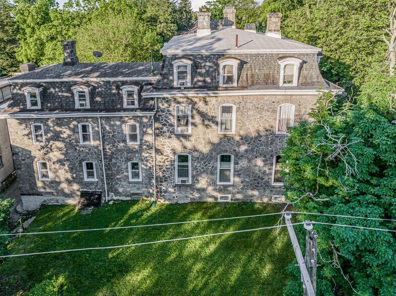 90 E Johnson St, Philadelphia, PA à vendre - Photo de l’immeuble – Image 2 sur 20