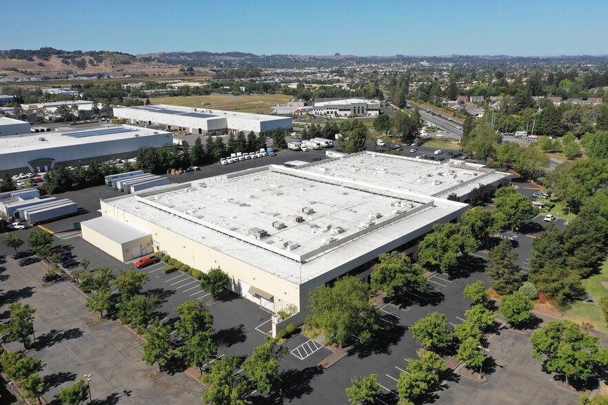 1500 Cader Ln, Petaluma, CA à louer - Photo de l’immeuble – Image 1 sur 3