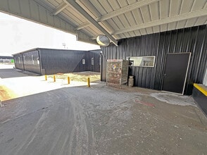 1200 N Logan St, Lincoln, IL à louer Photo intérieure– Image 2 sur 2