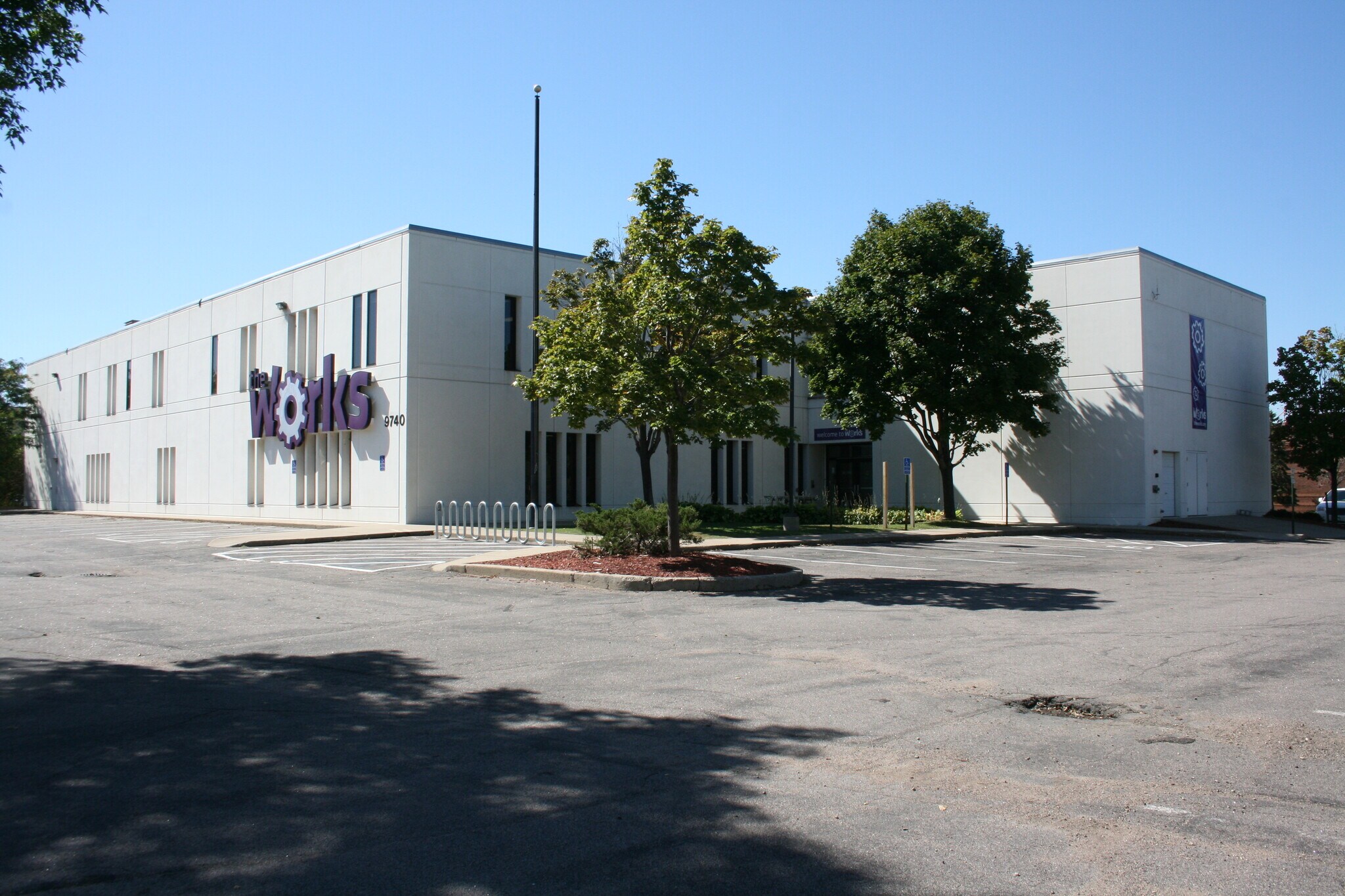 9740 Grand Ave S, Minneapolis, MN à louer Photo de l’immeuble– Image 1 sur 23