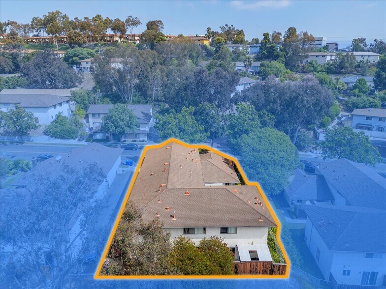 2139 Via Esmarca, Oceanside, CA à vendre - Photo de l’immeuble – Image 3 sur 22