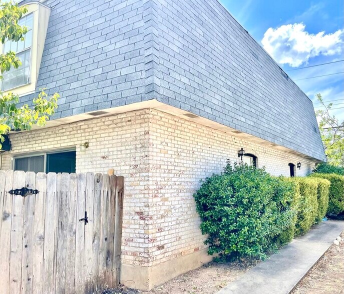 5806 Belmoor Dr, Austin, TX à vendre - Photo principale – Image 1 sur 7