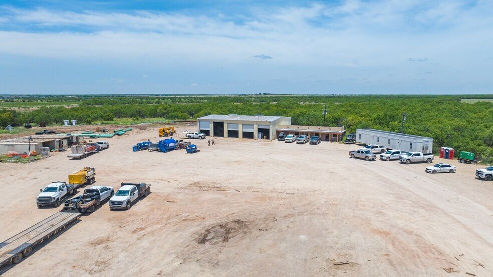 2458 E Overland Trl, Abilene, TX à vendre - Photo de l’immeuble – Image 3 sur 14