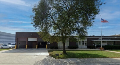 1949-1951 Arthur Ave, Elk Grove Village, IL à louer Photo de l’immeuble– Image 1 sur 2