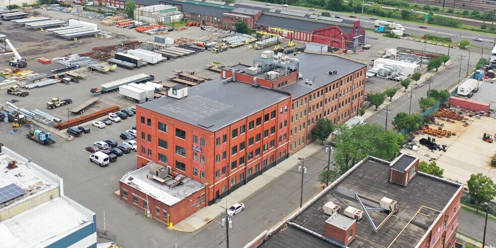 401 Supor Blvd, Harrison, NJ à louer - Photo de l’immeuble – Image 3 sur 5