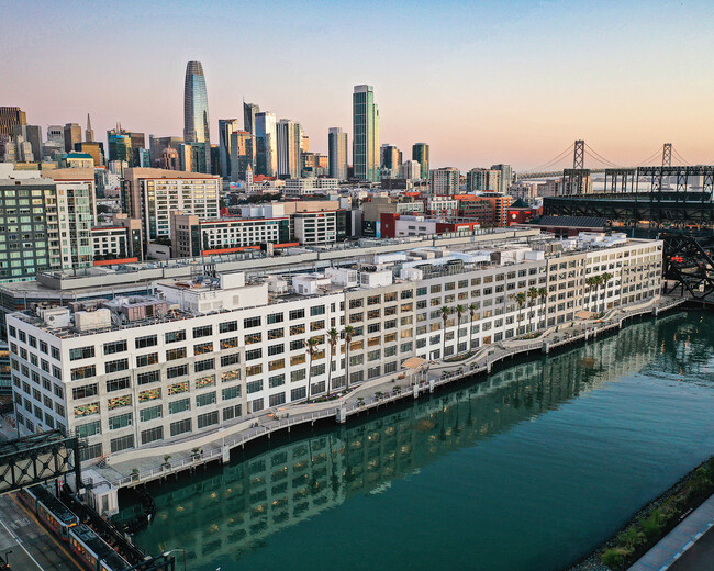 Plus de détails pour 185 Berry St, San Francisco, CA - Bureau à louer