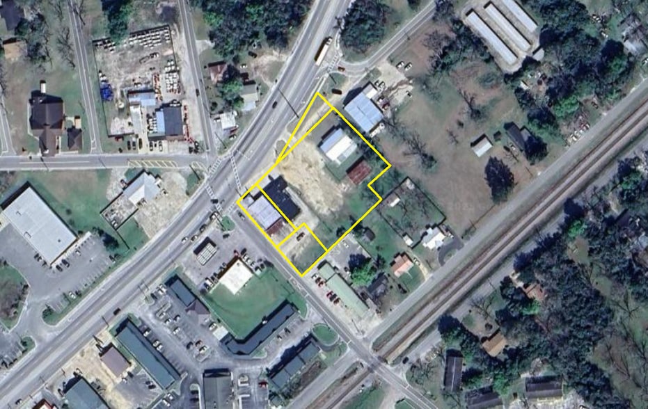 717 Highway Ave, Blackshear, GA à vendre - Photo principale – Image 1 sur 10