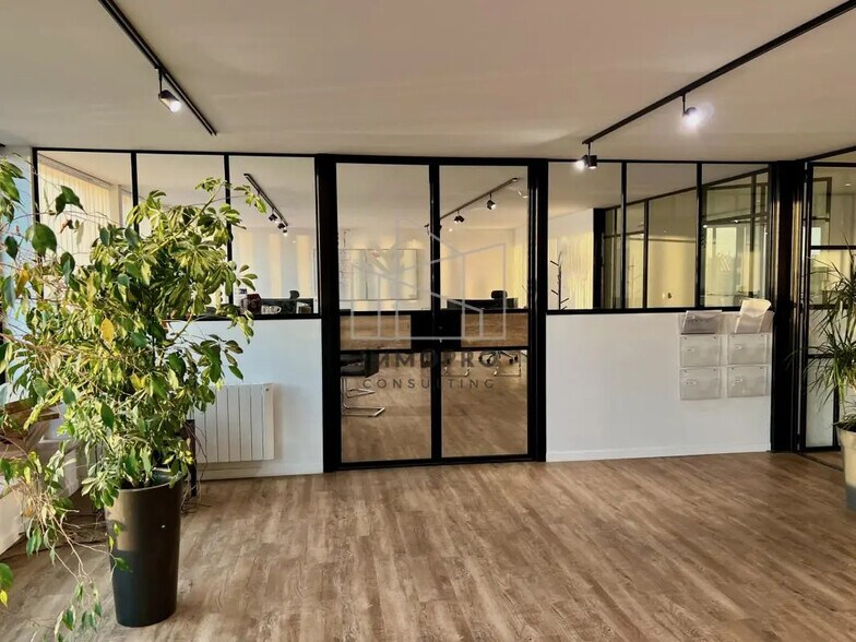 Bureau dans Isneauville à louer - Photo intérieure – Image 2 sur 3