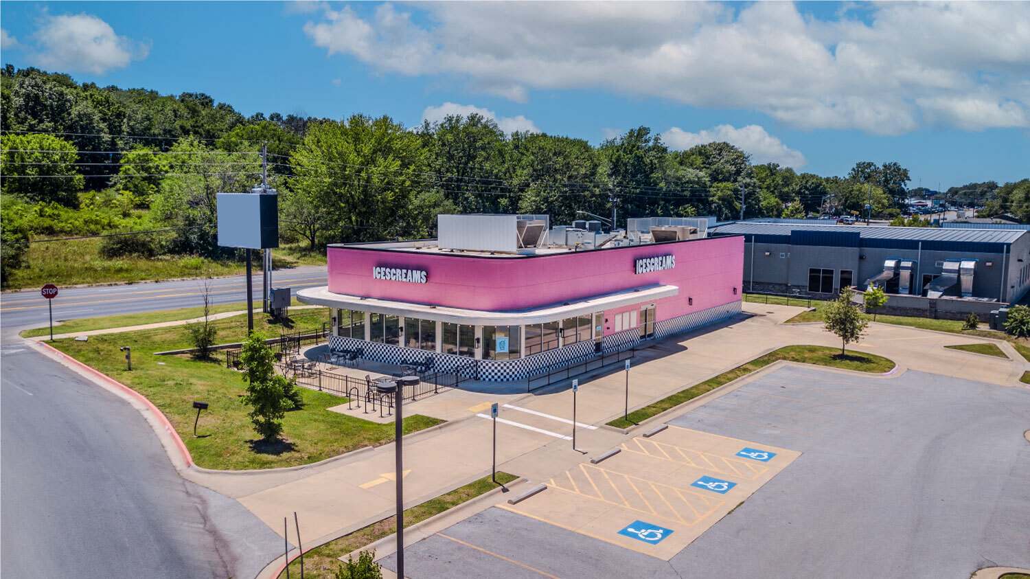 4280 W Martin Luther King Blvd, Fayetteville, AR à vendre Photo de l’immeuble– Image 1 sur 27