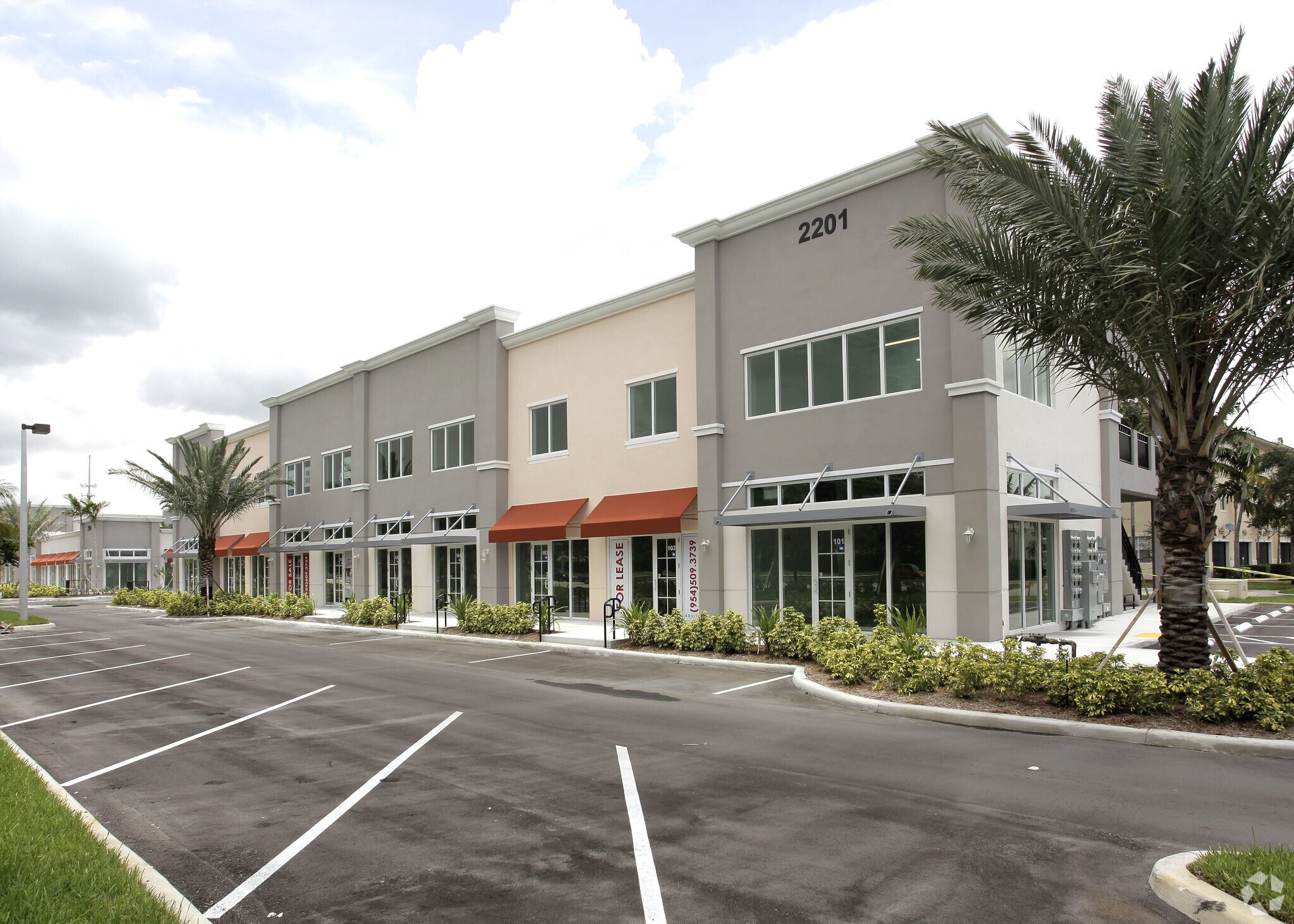 2201 Palm Ave, Miramar, FL à louer Photo principale– Image 1 sur 55