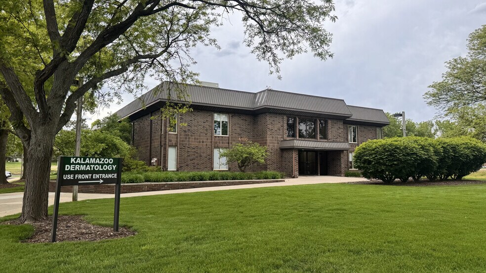 6100 Newport Rd, Portage, MI à vendre - Photo de l’immeuble – Image 1 sur 5