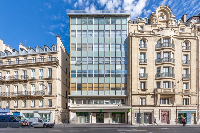 Plus de détails pour Rue Saint-Lazare, Paris - Local commercial à louer