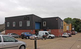 Plus de détails pour West Wycombe Rd, High Wycombe - Industriel/Logistique à louer
