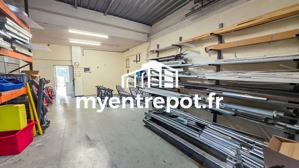 Local d’activités dans Vitrolles à louer - Photo intérieure – Image 2 sur 5
