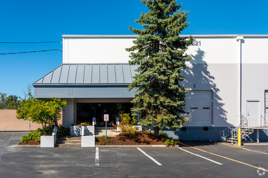 2321 NE Argyle St, Portland, OR à louer - Photo de l’immeuble – Image 1 sur 3