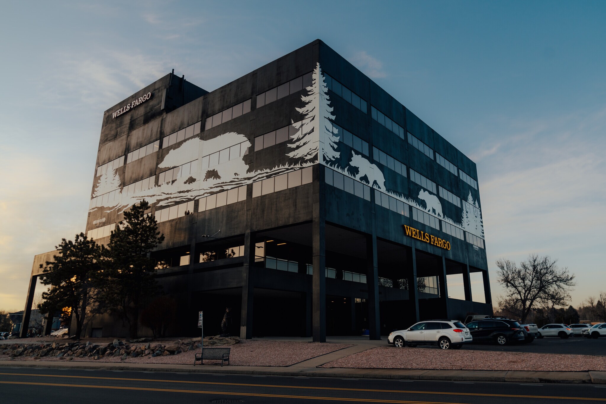 5353 W Dartmouth Ave, Denver, CO à louer Photo principale– Image 1 sur 35