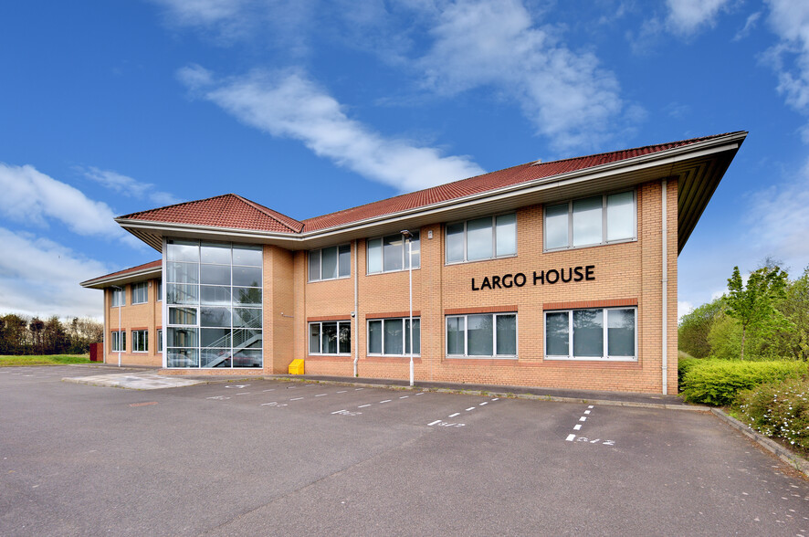 Carnegie Ave, Dunfermline à louer - Photo de l’immeuble – Image 3 sur 22