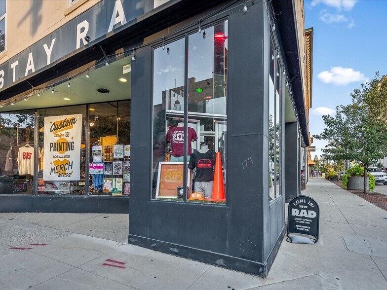 402 E State St, Rockford, IL à vendre - Photo de l’immeuble – Image 2 sur 20