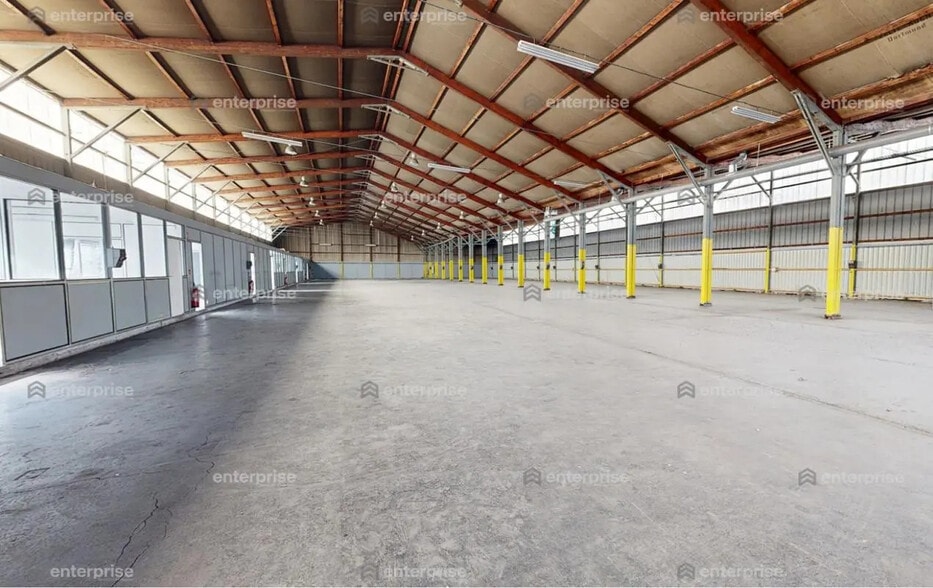 Local d'activités dans Seclin à vendre - Photo de l’immeuble – Image 3 sur 7