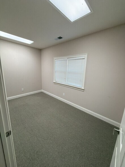3209 S Cherokee Ln, Woodstock, GA à louer - Photo de l’immeuble – Image 3 sur 11