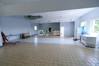 Plus de détails pour Local d'activités à louer