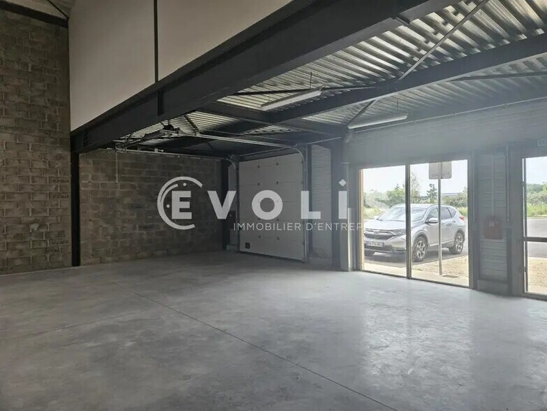 Local d'activités dans Marolles-en-Hurepoix à vendre - Photo intérieure – Image 2 sur 11