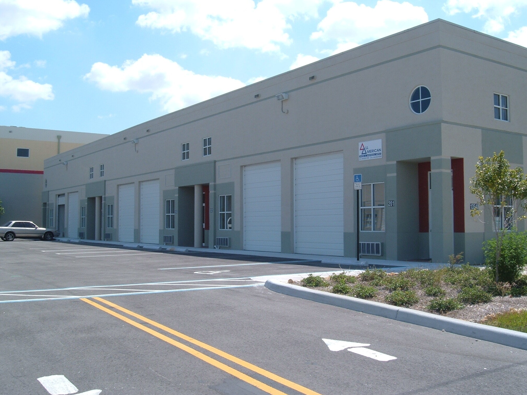 13500 SW 128th St, Miami, FL à louer Photo de l’immeuble– Image 1 sur 1