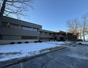 5111-5121 S 9th St, Milwaukee, WI à louer Photo de l’immeuble– Image 2 sur 9