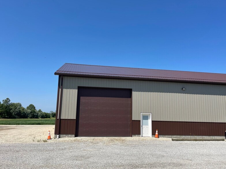 12495 Ravenna Ave NE, Hartville, OH à louer - Photo de l’immeuble – Image 2 sur 3