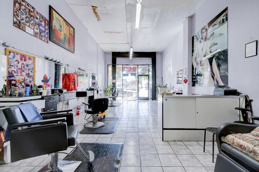 2709 W Pico Blvd, Los Angeles, CA à vendre - Photo intérieure – Image 3 sur 32