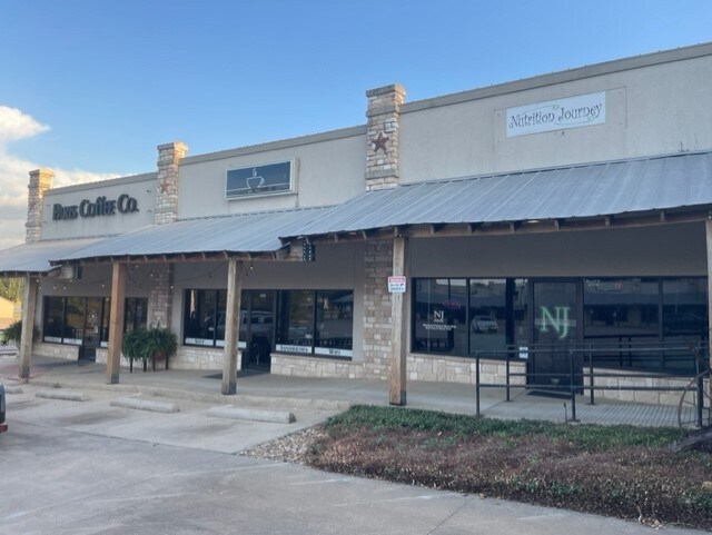 201 N Collegiate Dr, Paris, TX à louer Photo principale– Image 1 sur 20