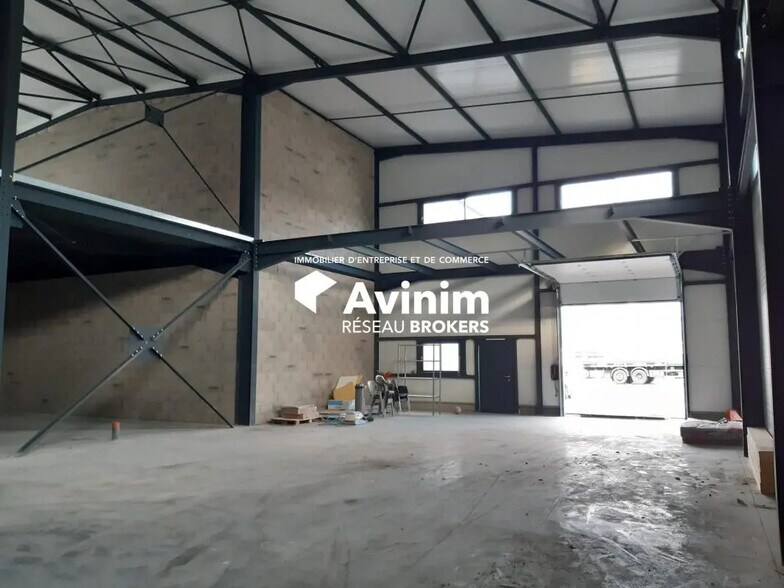 Local d’activités dans Chambéry à louer - Photo intérieure – Image 2 sur 2