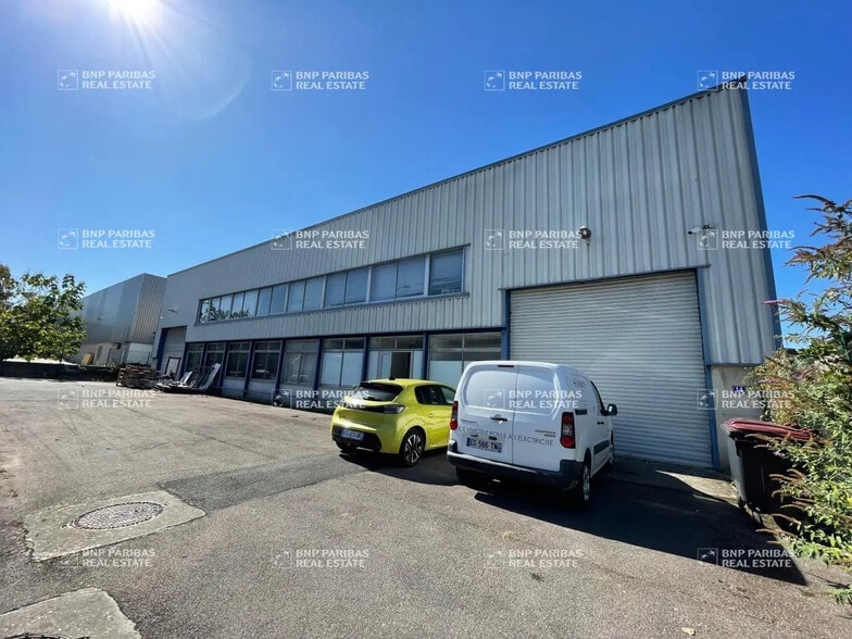 Local d’activités dans Morangis à louer - Photo de l’immeuble – Image 1 sur 5