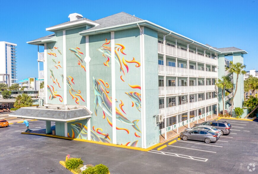 504 S Gulfview Blvd, Clearwater Beach, FL à vendre - Photo de l’immeuble – Image 3 sur 23