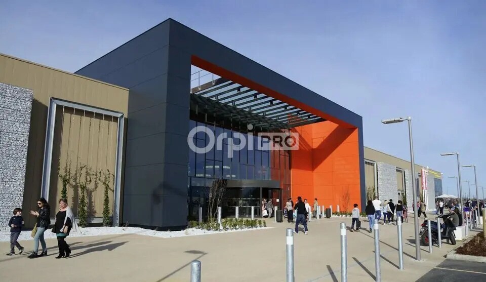 Local commercial dans Estancarbon à louer Photo de l’immeuble– Image 1 sur 6