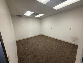4100 S West Temple, Salt Lake City, UT à louer Photo intérieure– Image 2 sur 3